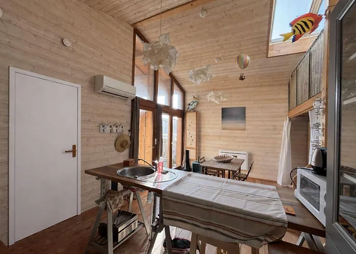Alpehytte Aig 195 Chalet Loft En Bois Massif Avec Terrasse Et Vue Mer Gruissan
